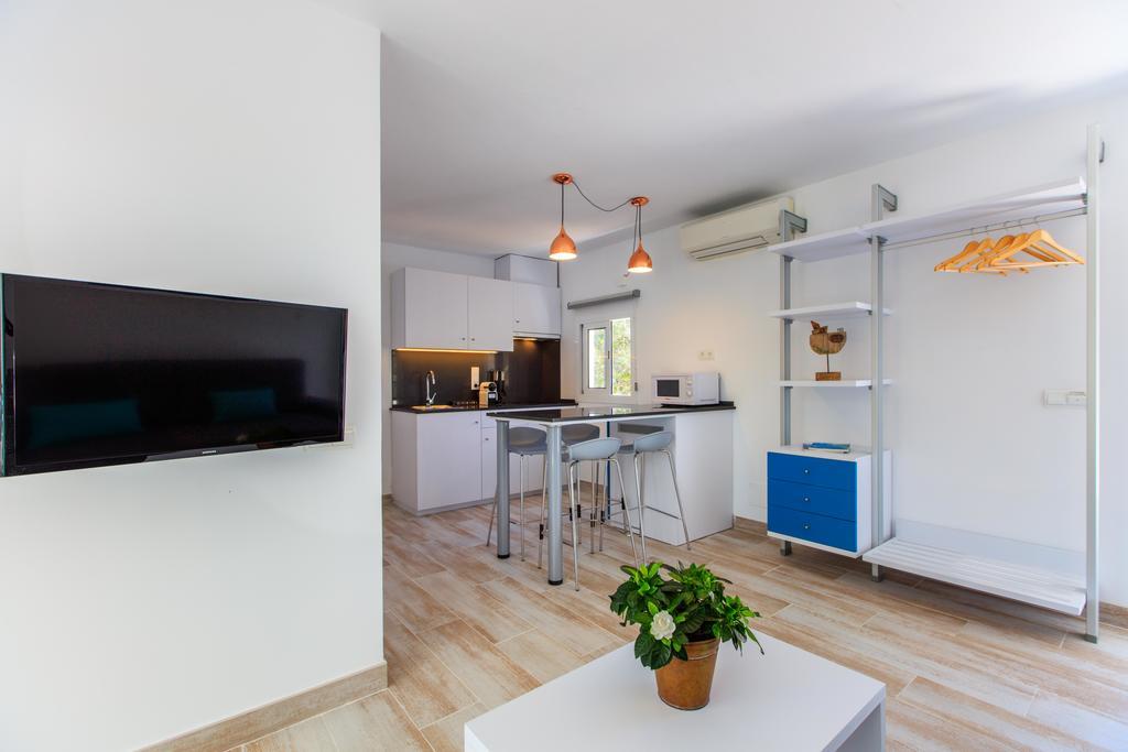 Pinos Playa Suites Playa Migjorn Extérieur photo